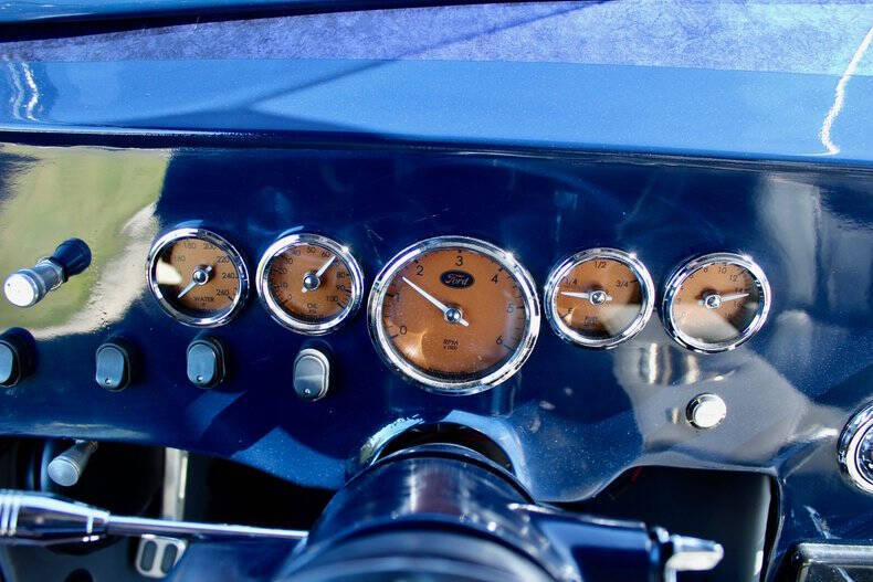 1946 Ford Super Deluxe