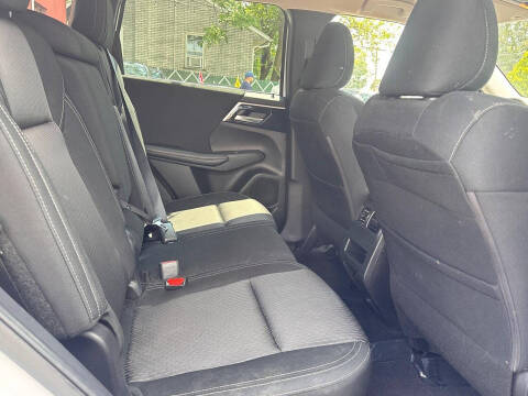 2022 Mitsubishi Outlander ES