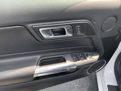 2022 Ford Mustang EcoBoost