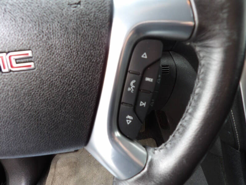 2016 GMC Acadia SLE-2