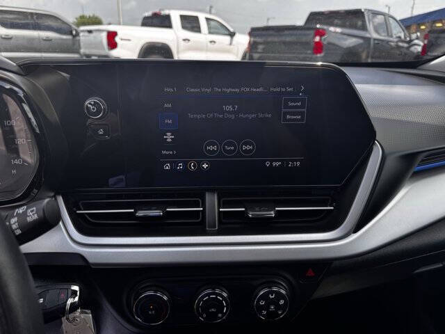 2025 Chevrolet Trax LS