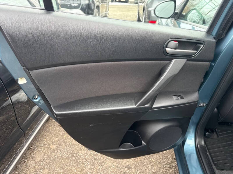 2011 Mazda MAZDA3 i Touring