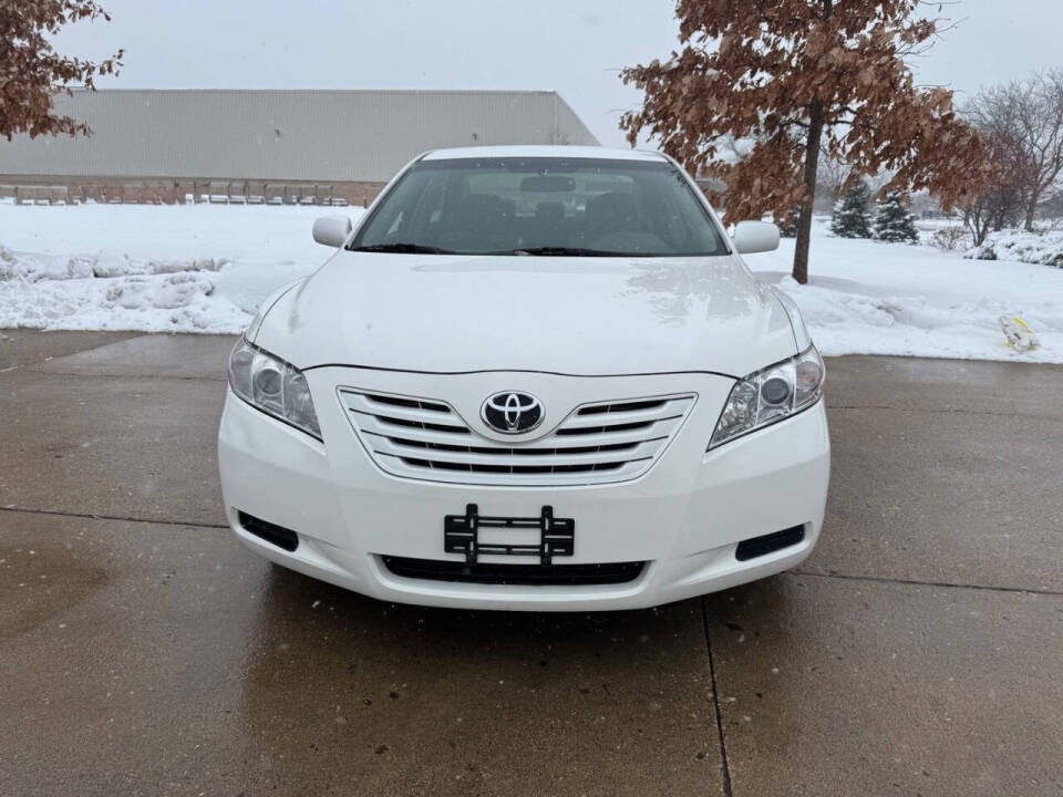 2009 Toyota Camry LE's photo