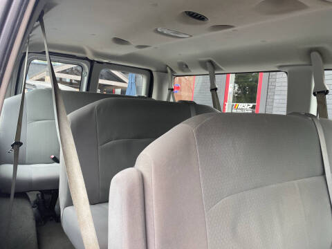 2011 Ford E-Series E-350 SD XL