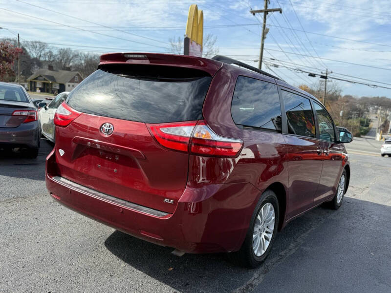 2015 Toyota Sienna XLE Premium 8-Passenger