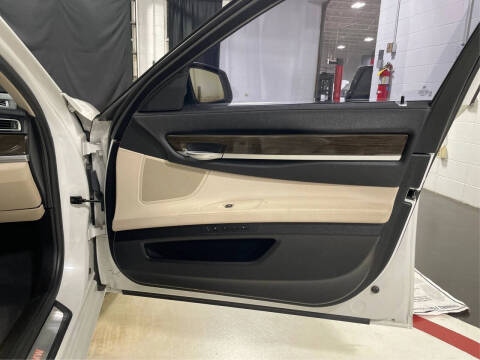 2012 BMW 7 Series 740i