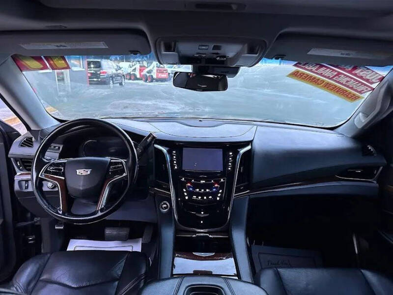 2017 Cadillac Escalade Luxury