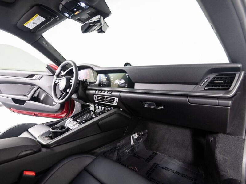 2025 Porsche 911 Carrera