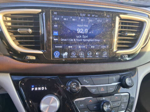 2017 Chrysler Pacifica Touring-L