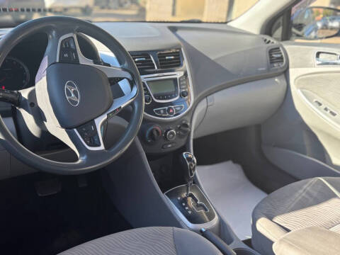 2012 Hyundai Accent GLS