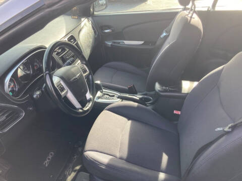 2013 Chrysler 200 Touring