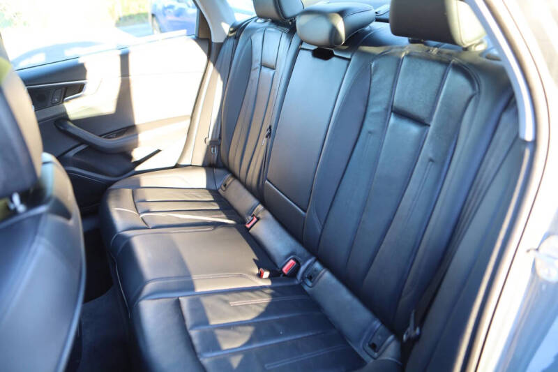 2019 Audi A4 quattro Premium Plus 45 TFSI