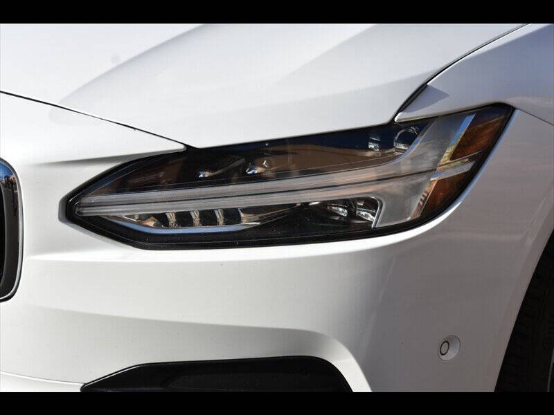 2017 Volvo S90 T5 Momentum