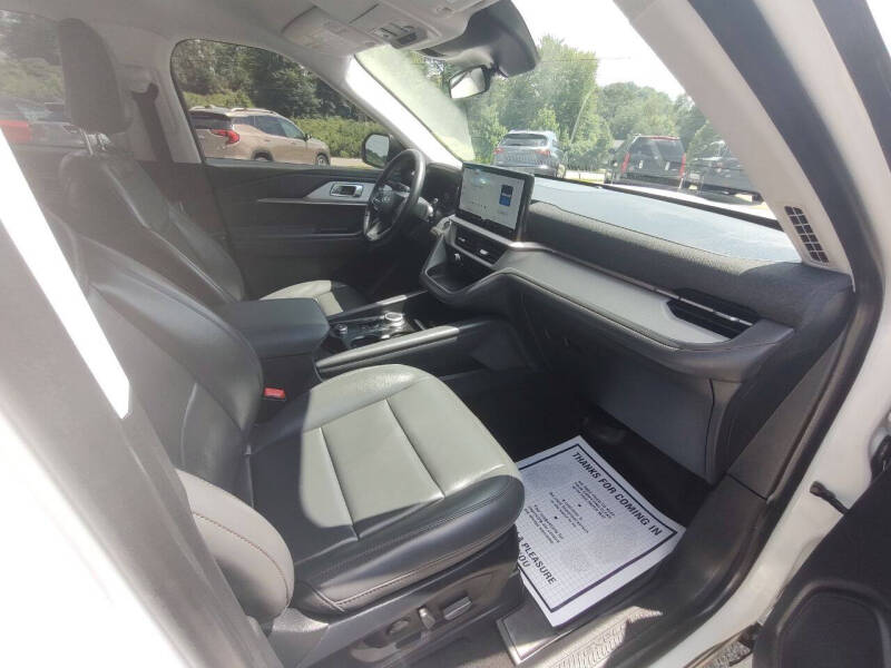 2025 Ford Explorer Active