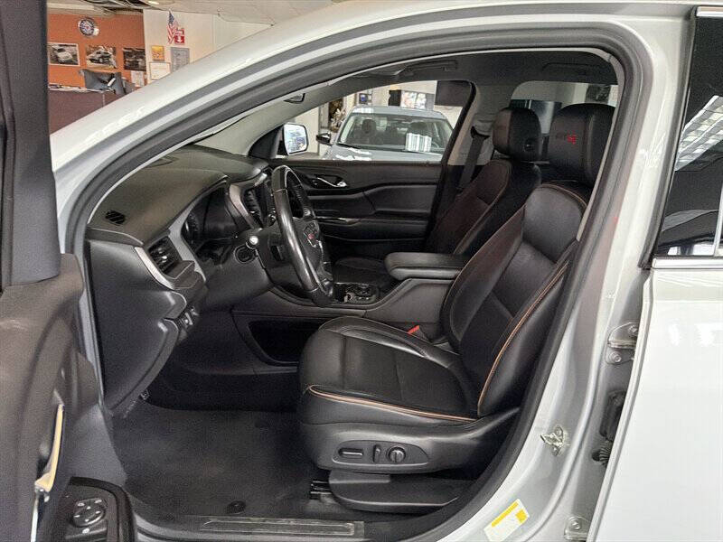 2020 GMC Acadia SLT