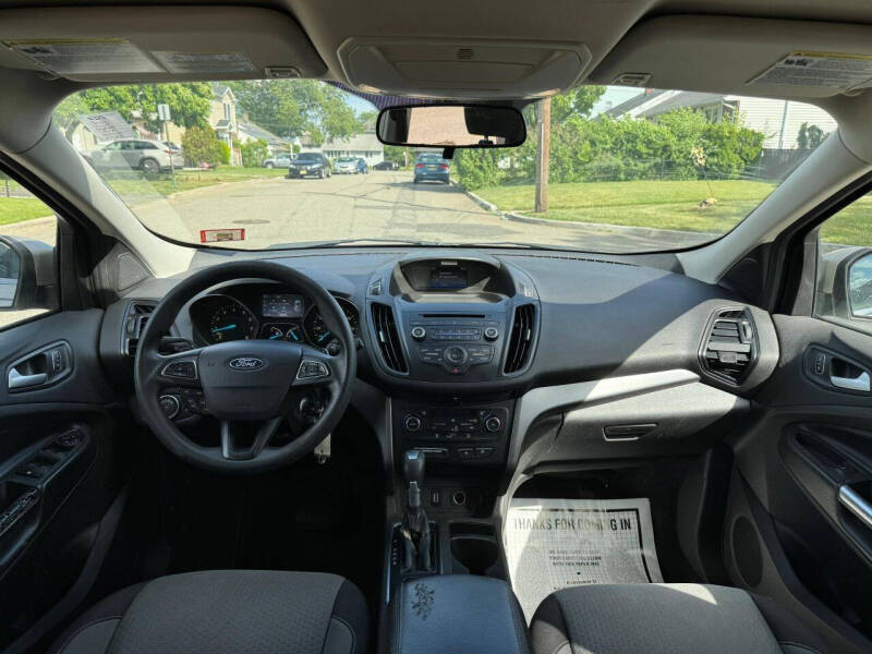 2017 Ford Escape SE - Photo 13