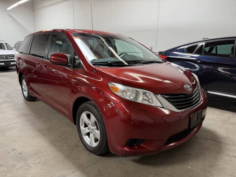 2012 Toyota Sienna LE 8-Passenger