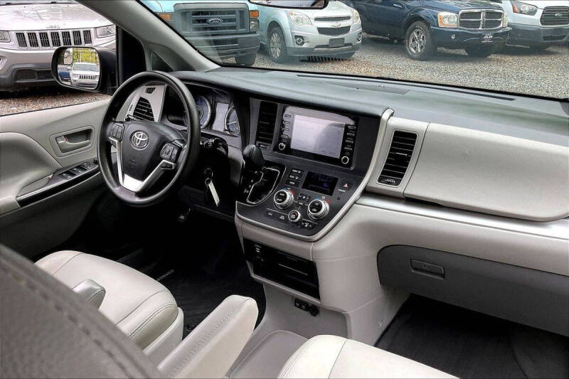2020 Toyota Sienna L 7-Passenger