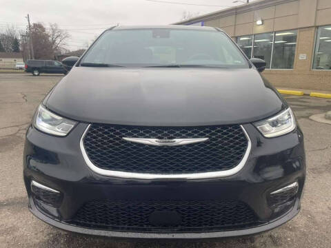 2025 Chrysler Pacifica Select