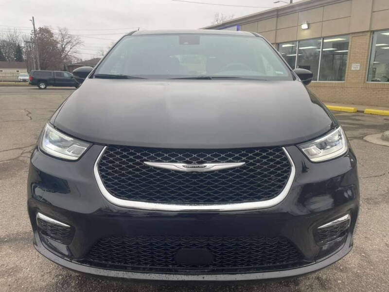 2025 Chrysler Pacifica Select