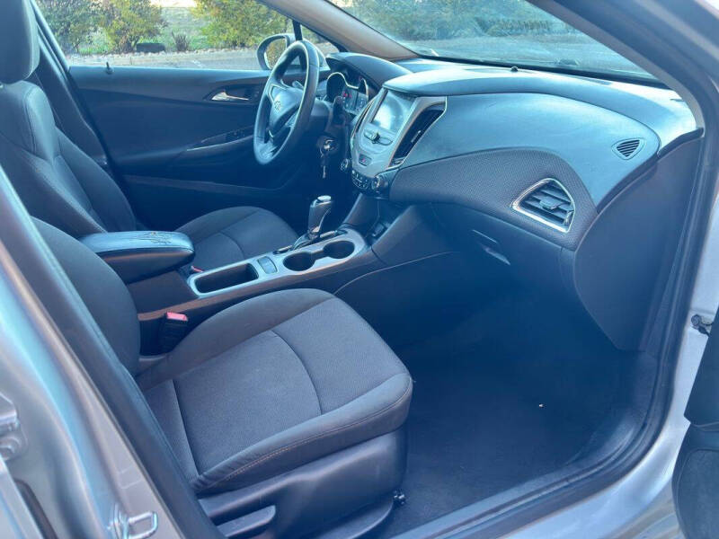 2017 Chevrolet Cruze LS Auto