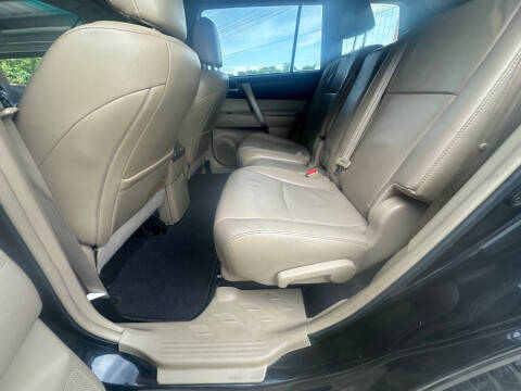 2013 Toyota Highlander SE