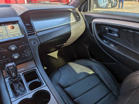 2018 Ford Taurus SEL