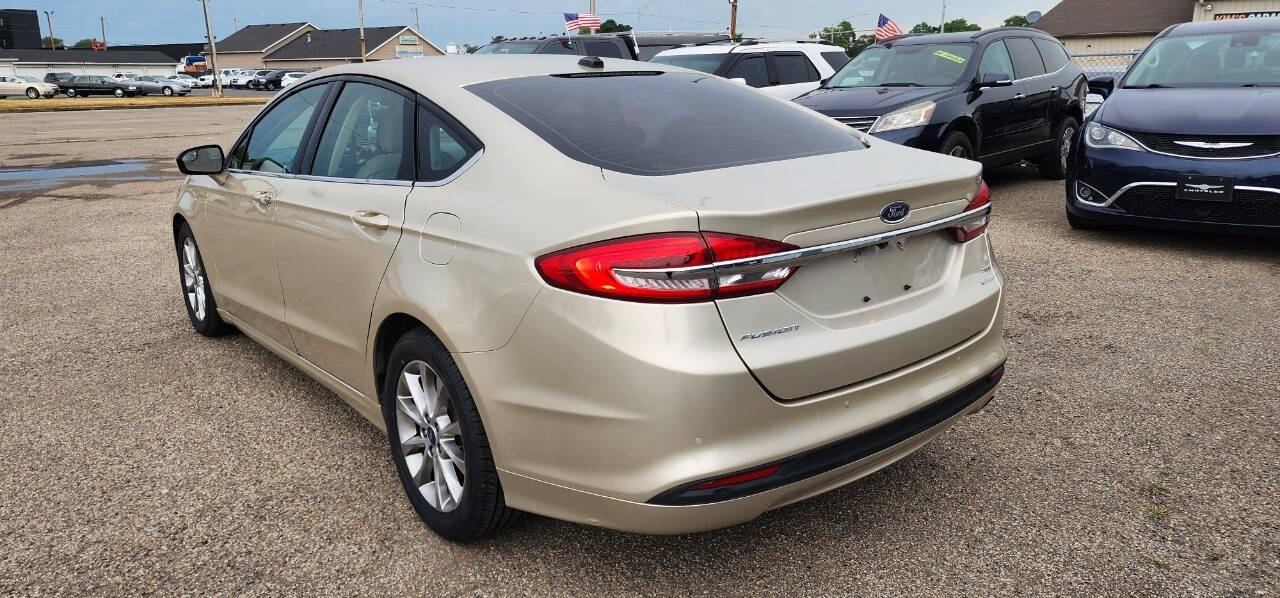 2017 Ford Fusion for sale at URIEL's AUTOMOTIVE LLC in Middletown, OH