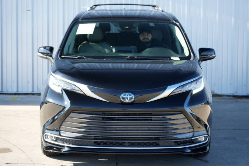 2022 Toyota Sienna Limited 7-Passenger