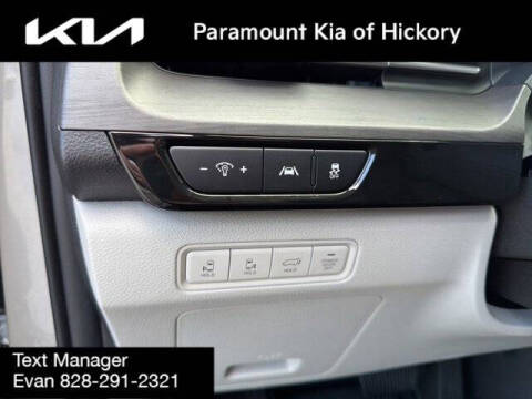 2024 Kia Carnival EX