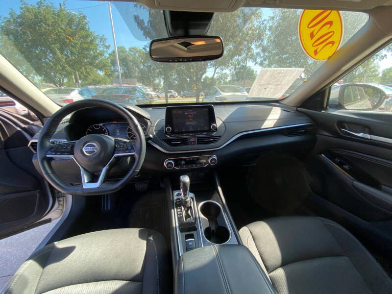 2020 Nissan Altima 2.5 SV