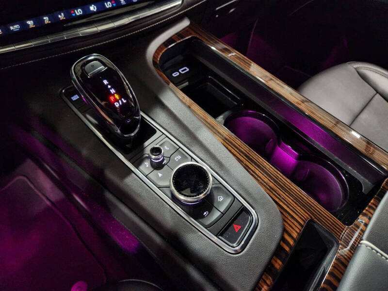 2022 Cadillac Escalade Luxury