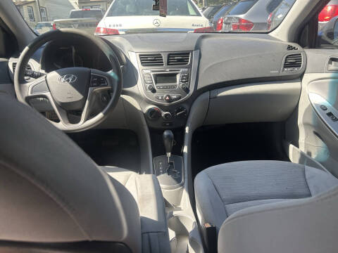 2017 Hyundai Accent SE