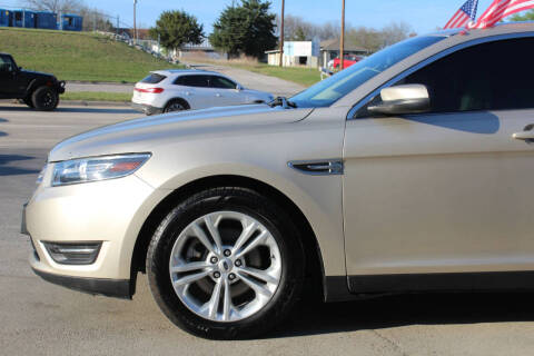 2017 Ford Taurus SEL