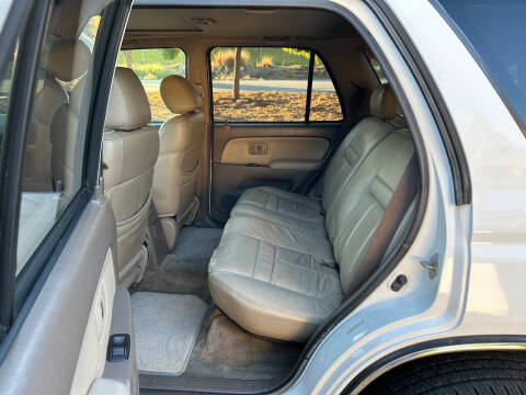 2002 Toyota 4Runner SR5