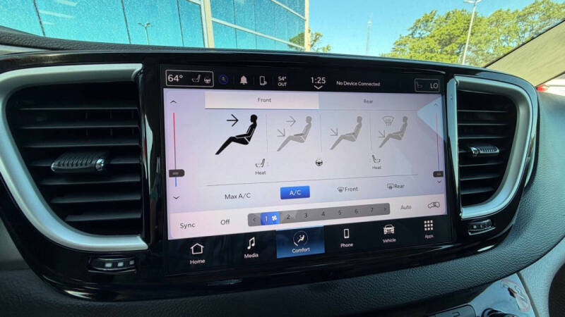 2022 Chrysler Pacifica Touring L