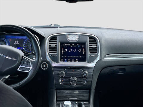 2021 Chrysler 300 Touring