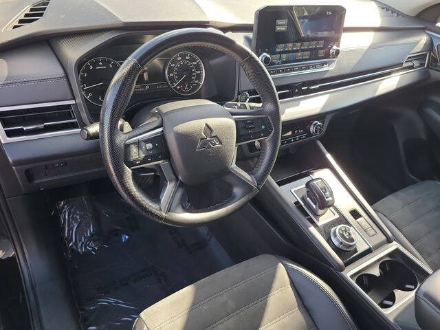 2024 Mitsubishi Outlander SE