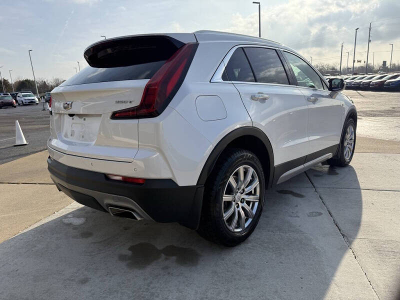2022 Cadillac XT4 Premium Luxury