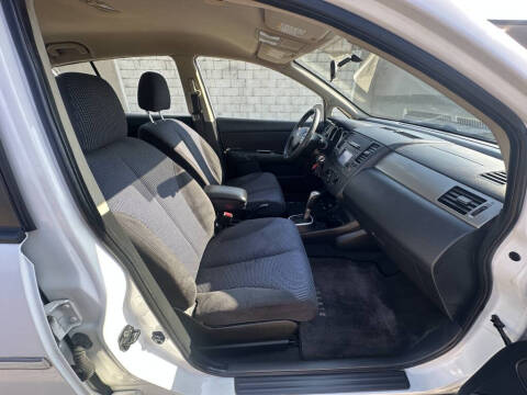 2010 Nissan Versa 1.8 S