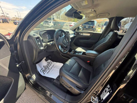 2021 Volvo XC40 T4 Momentum