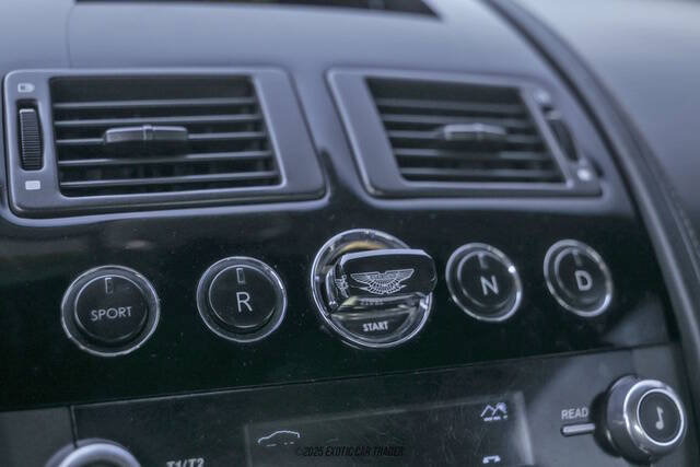 2012 Aston Martin V8 Vantage Roadster