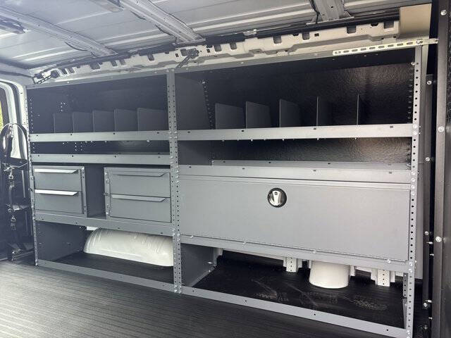 2025 Chevrolet Express 2500