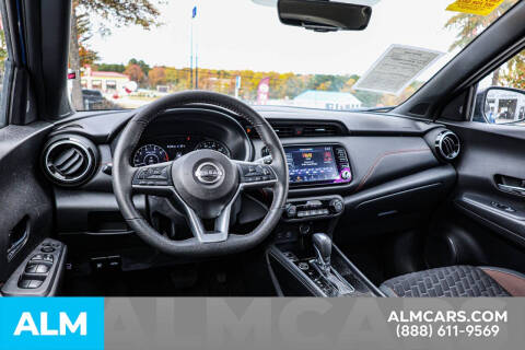 2022 Nissan Kicks SR