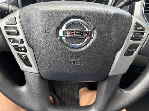 2017 Nissan Titan SV