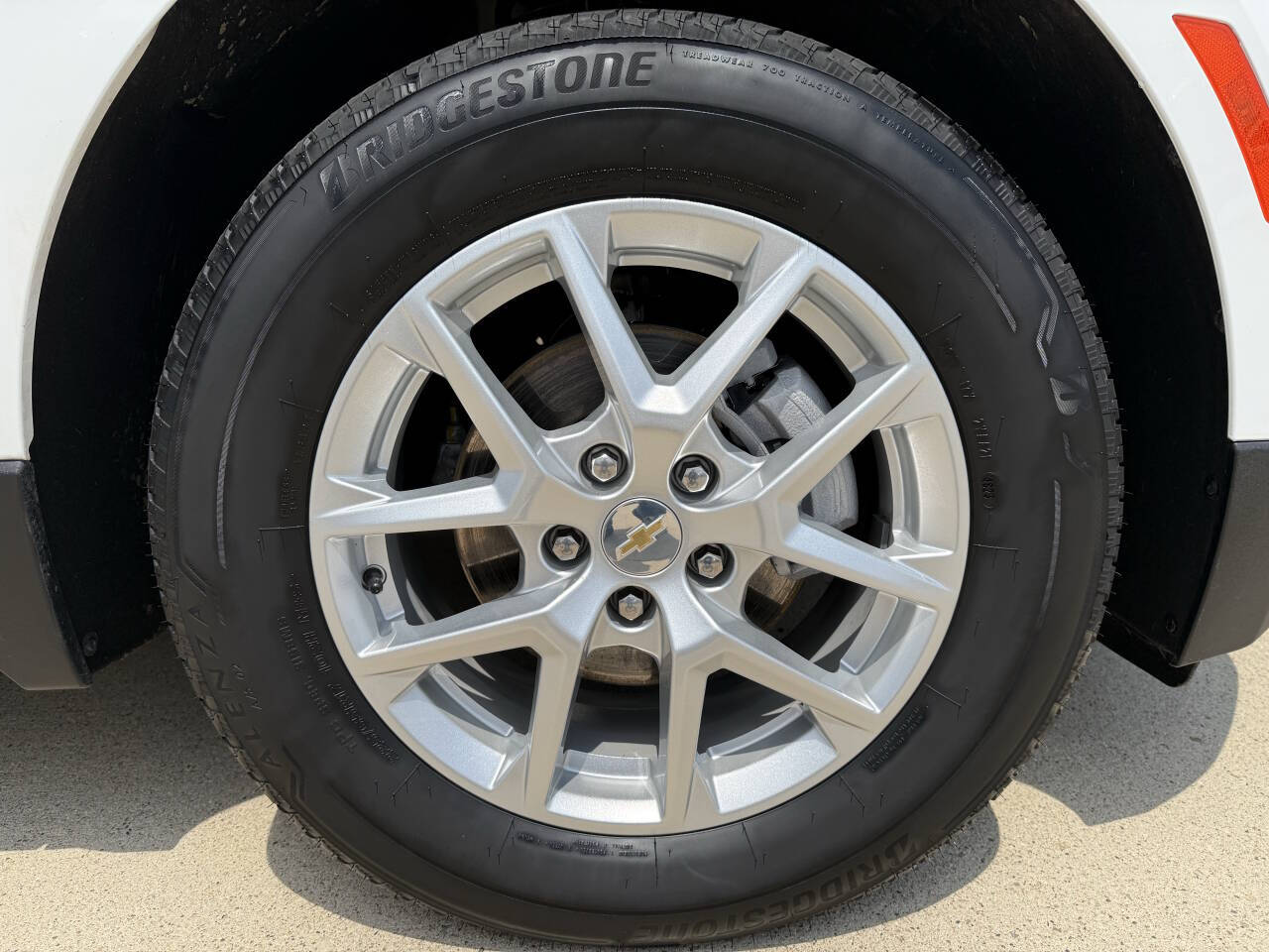 2024 Chevrolet Equinox photo 9
