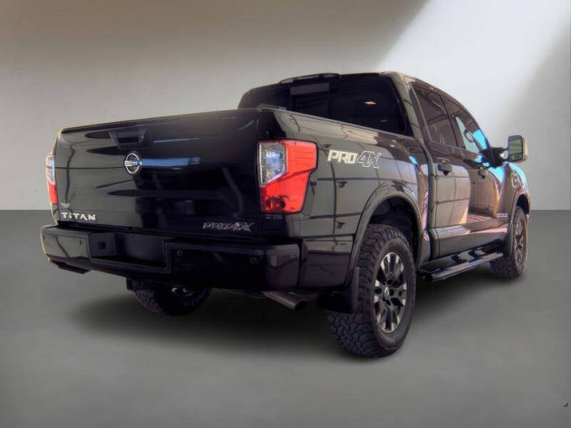2017 Nissan Titan