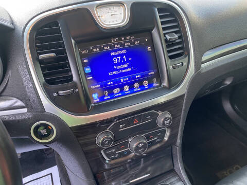 2016 Chrysler 300 Limited