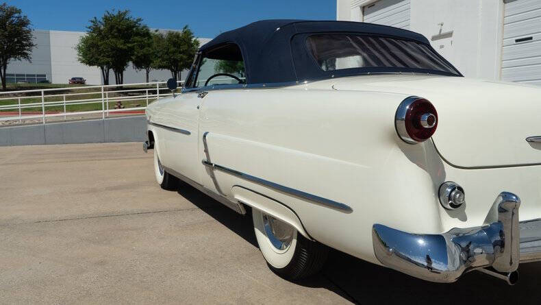 1953 Ford Crestline
