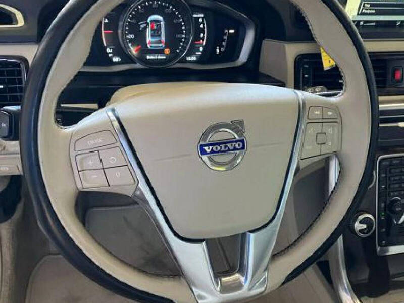 2016 Volvo XC70 T5 Premier